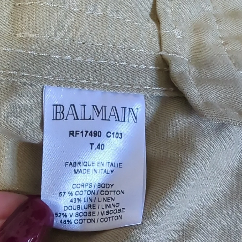 Balmain Beige Double-Breasted Trench Coat with Gold Buttons - Picture 7 of 7